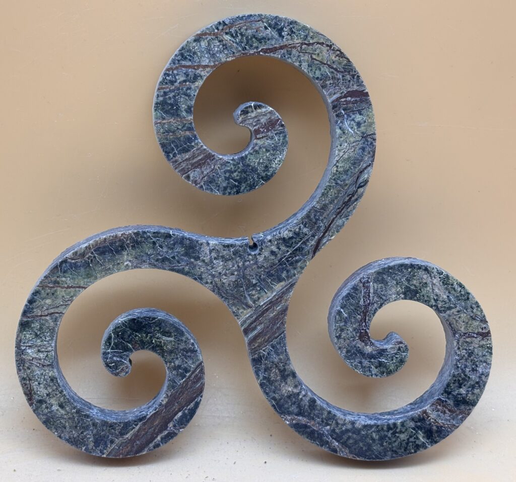 Triskele Serpentinit