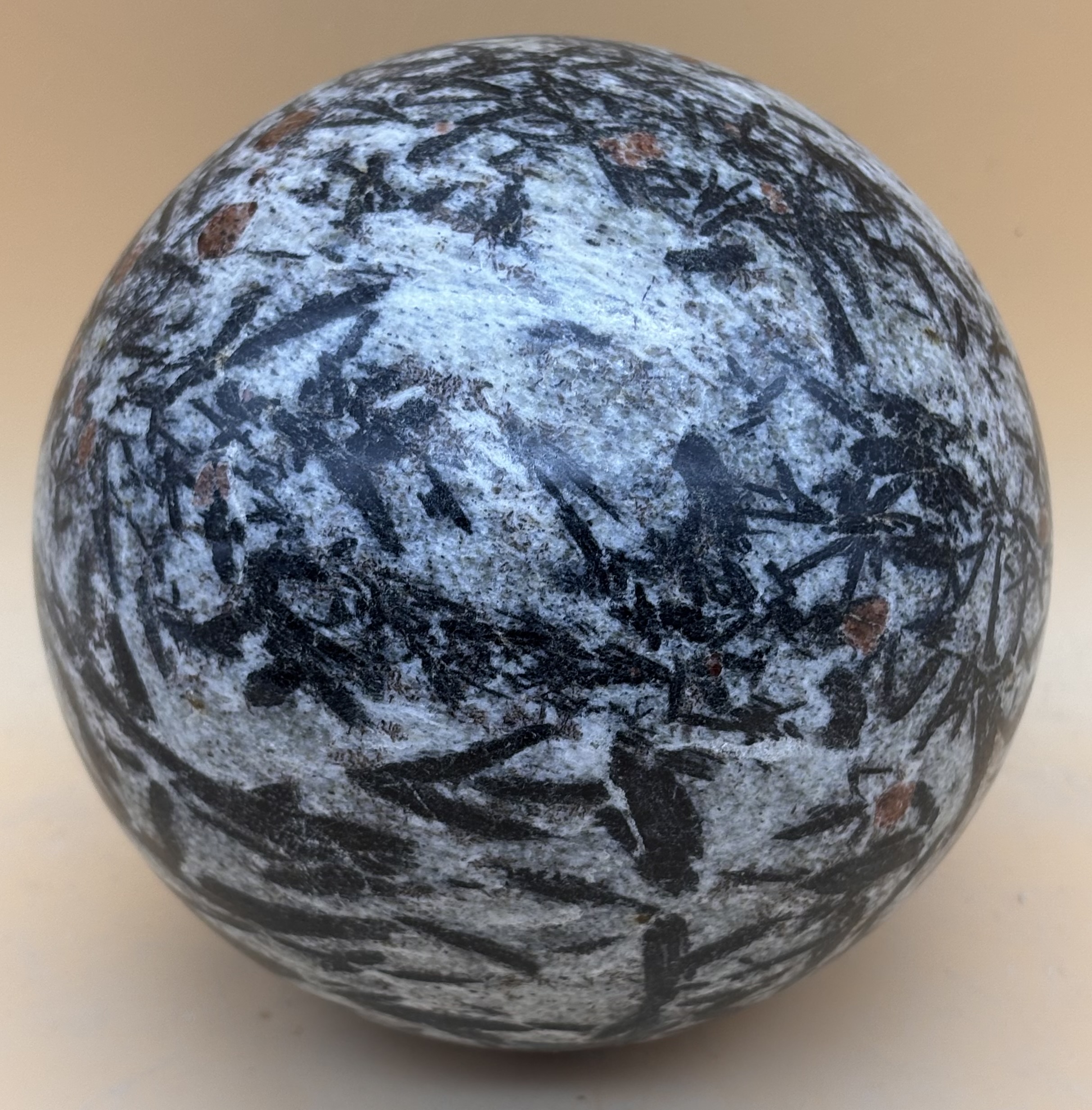 Hornblende Granat Schiefer Kugel – Bild 2