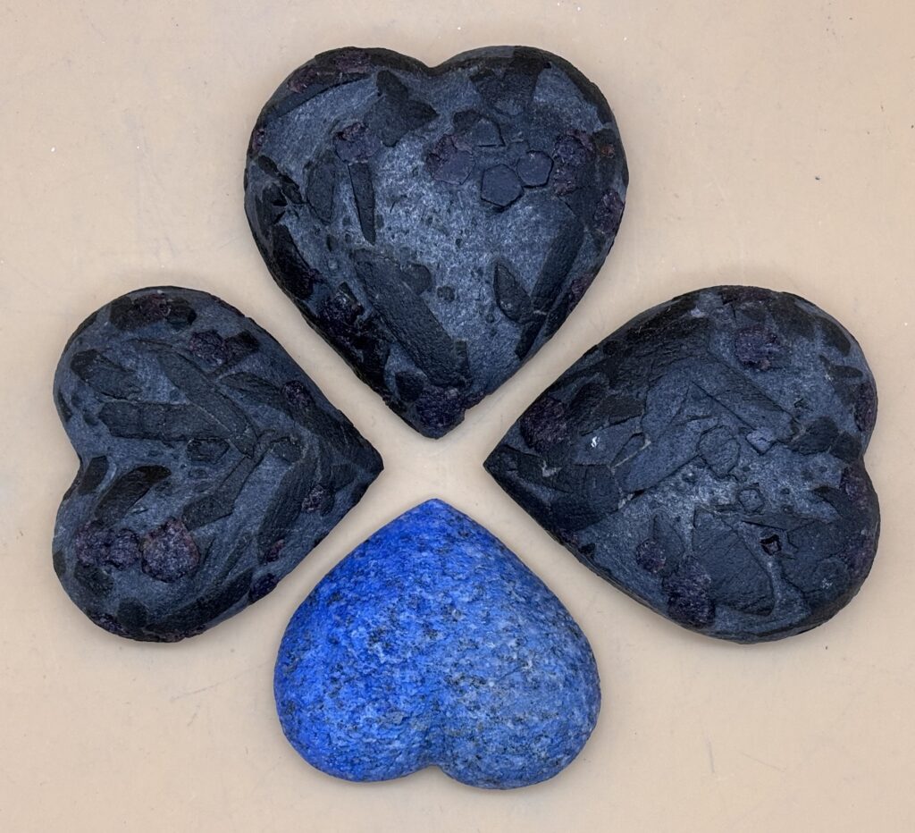 Staurolith Granat Schiefer Herzen, Black and Blue