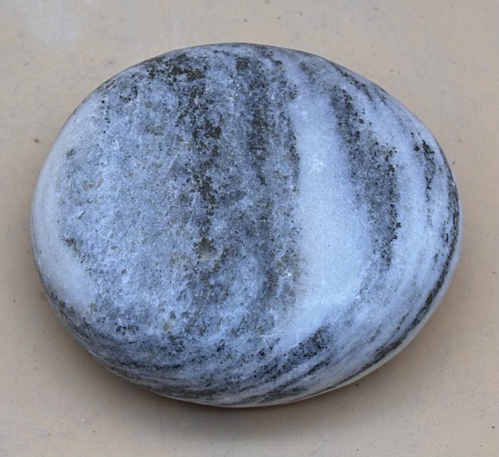 Massagestein Goldmarmor