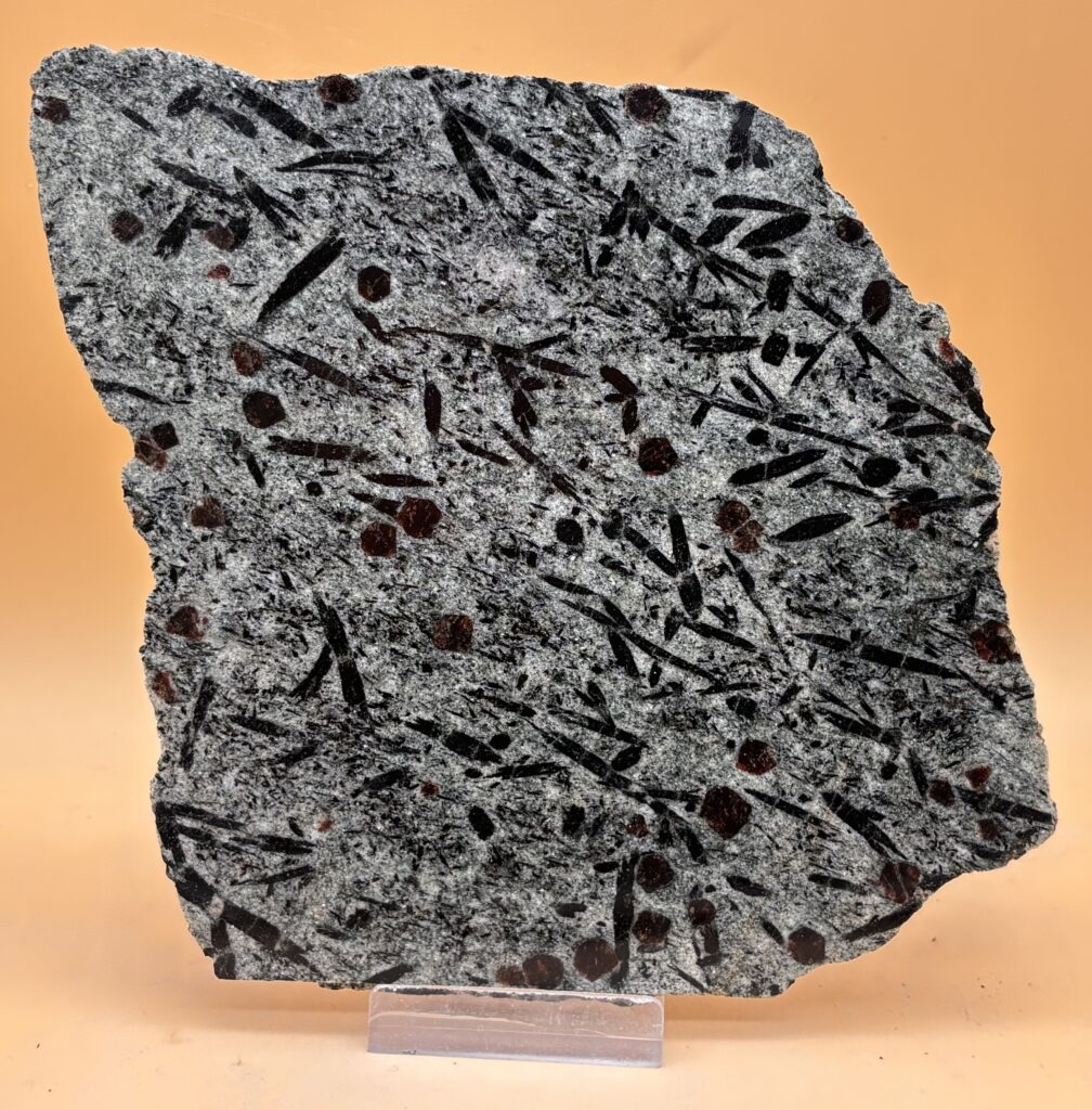 Hornblende-Granat Schiefer