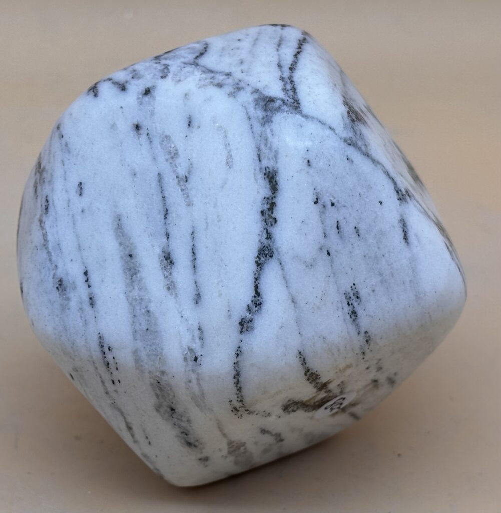 Granat Handschmeichler Modell