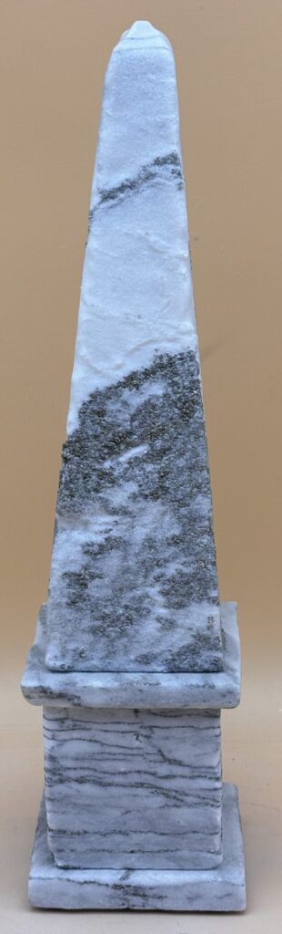 Obelisk Walliser Goldmarmor