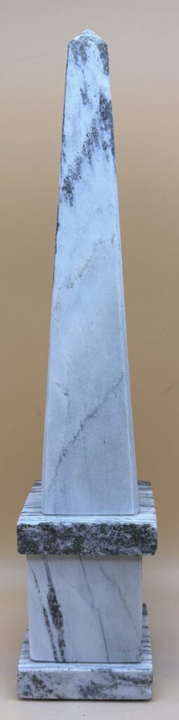 Obelisk Walliser Goldmarmor