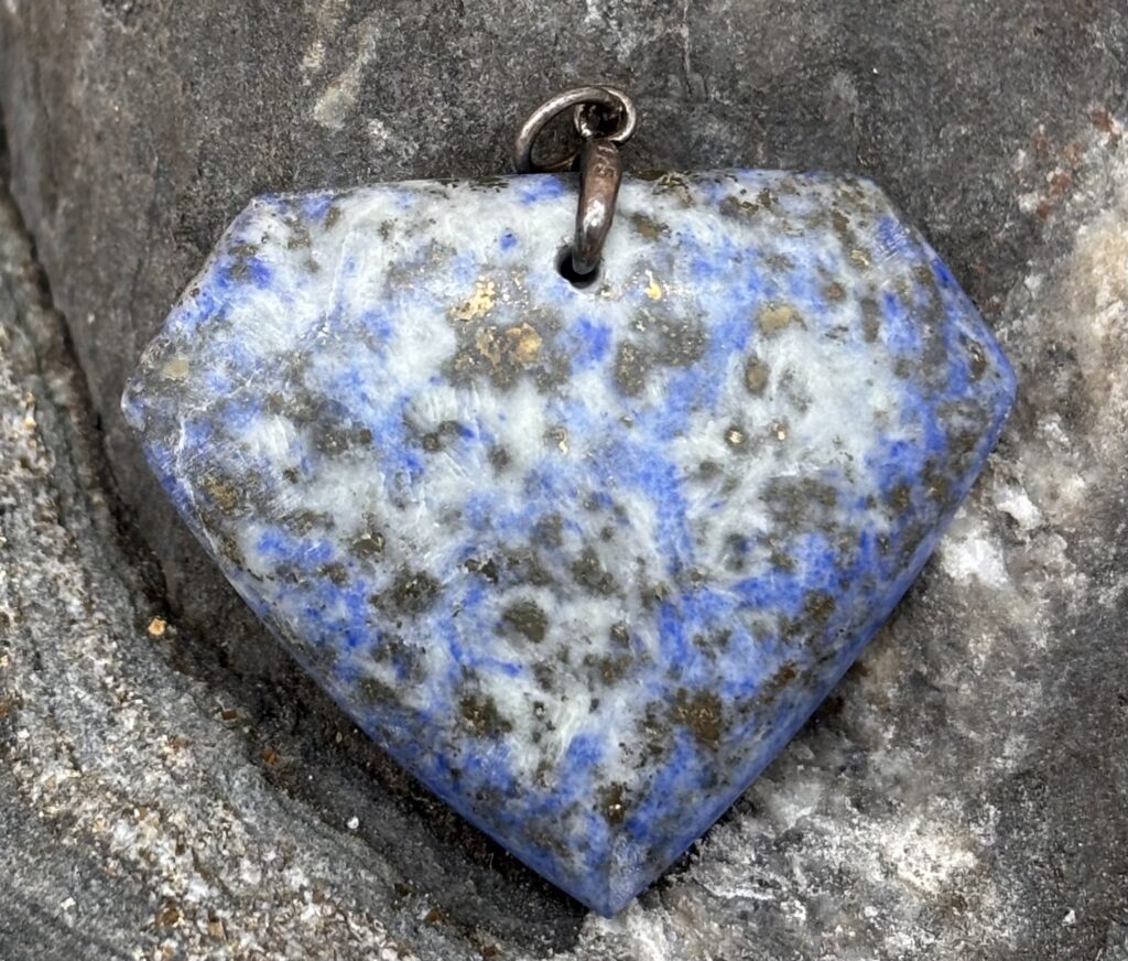 "Etoile de mer" Lapislazuli-Anhänger